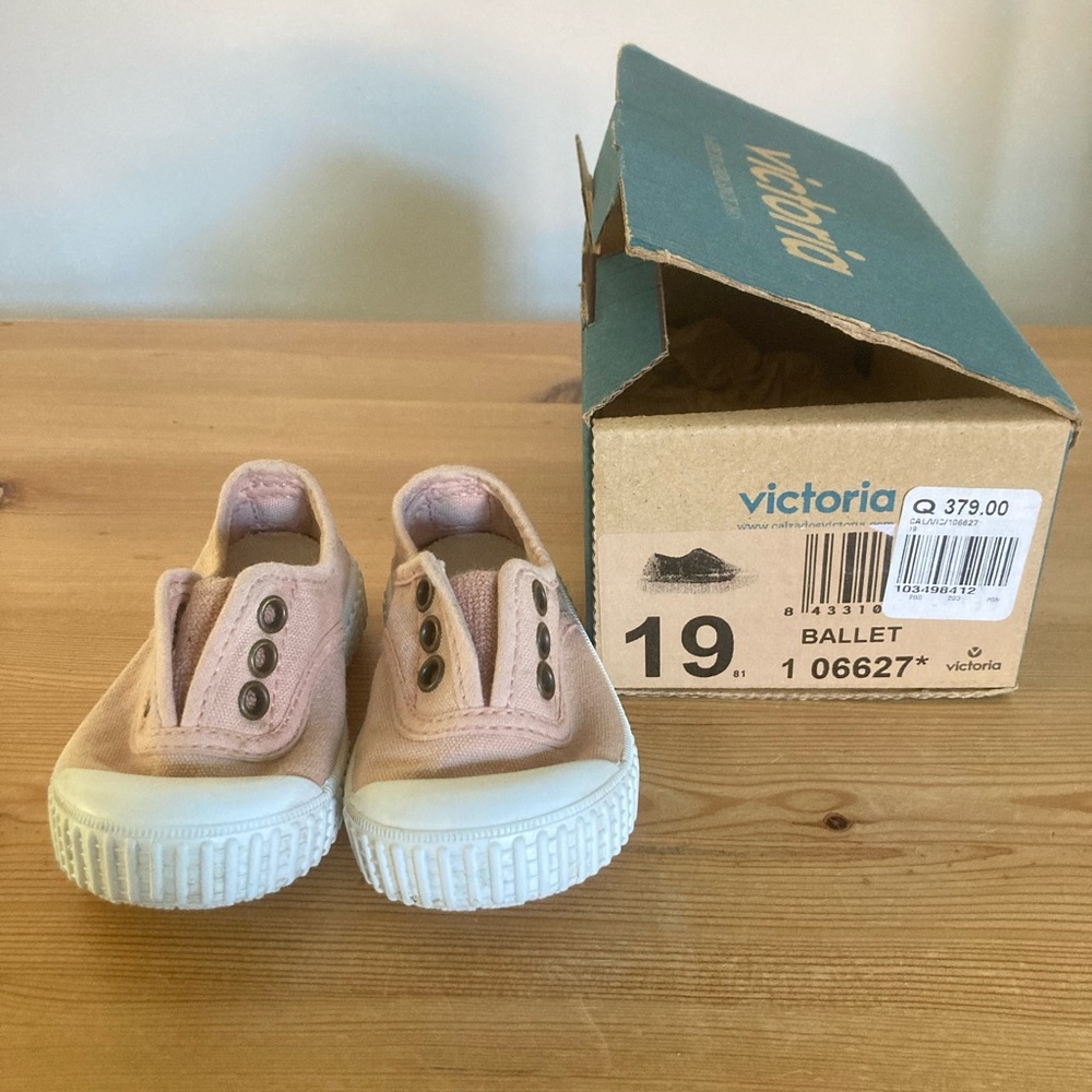 VICTORIA Pink Canvas Shoes made in Spain